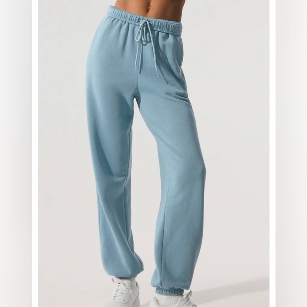 Alo Yoga NWT celestial Blue Accolade Sweatpants